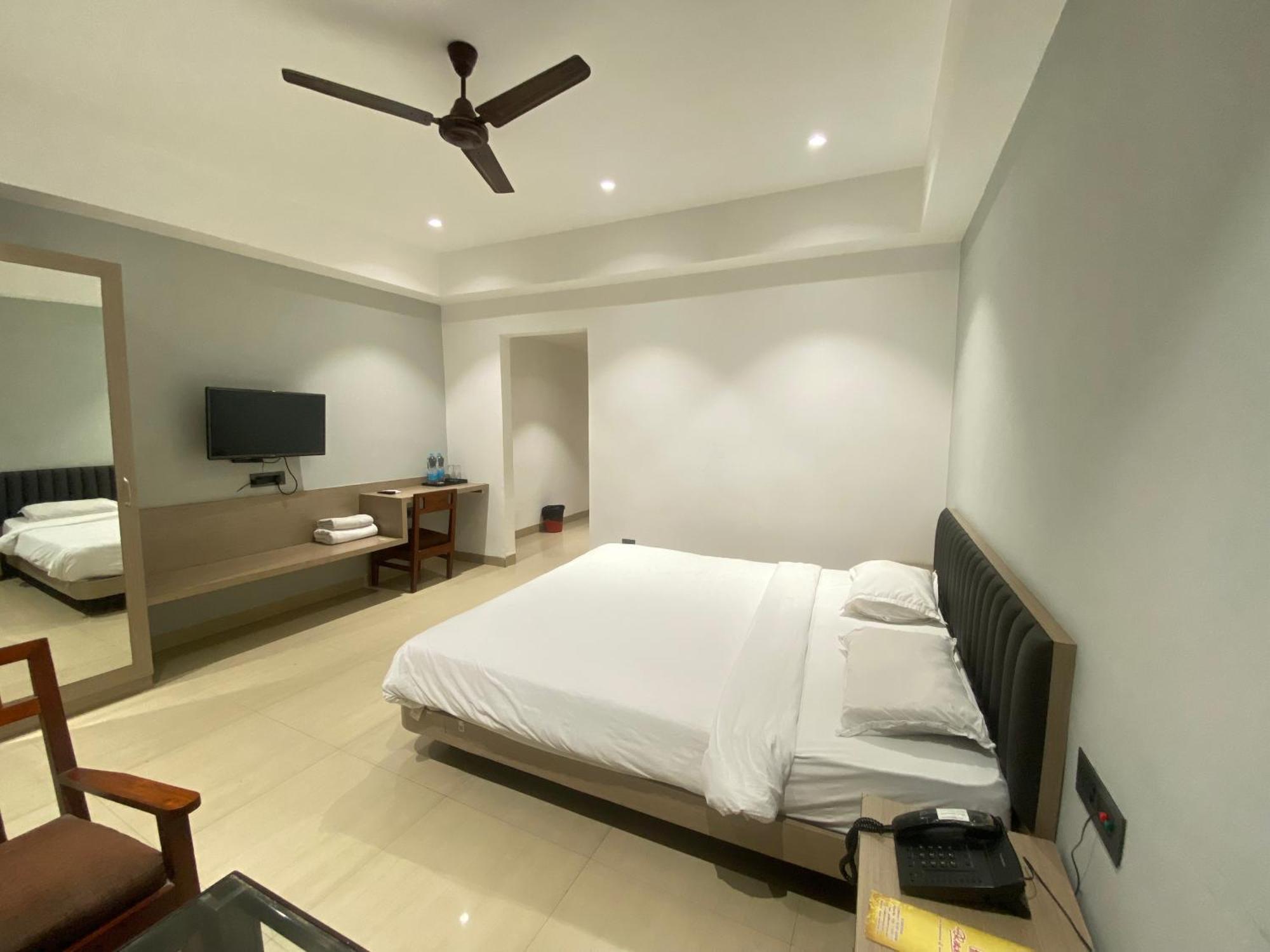 Hotel Rituraj Ґувахаті Екстер'єр фото